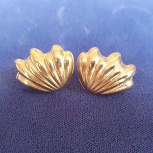 Vintage Gold Toned Earrings